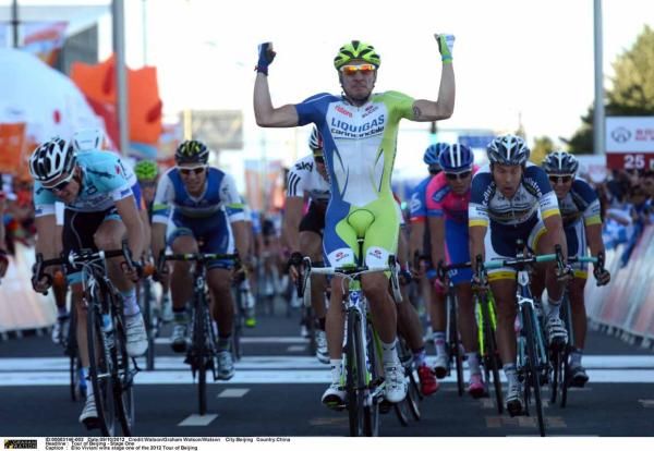 Elia Viviani (Liquigas-Cannondale) wins the sprint