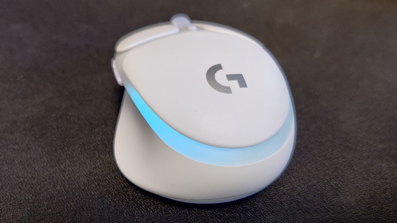 The Logitech G705 gaming mouse back side.