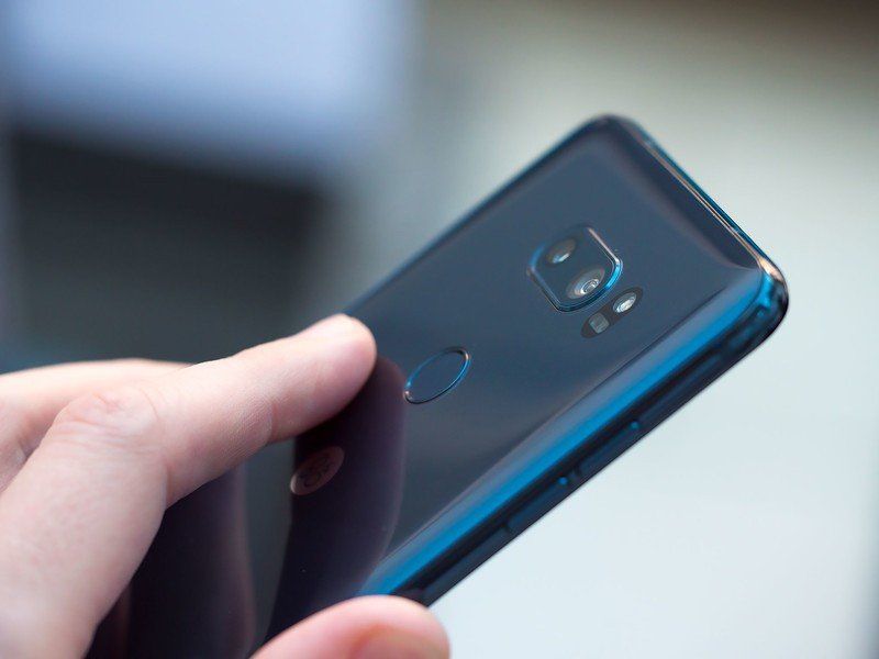 LG V30