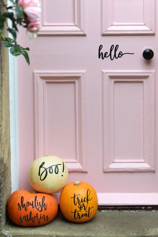 halloween decorating ideas: pumpkin stickers