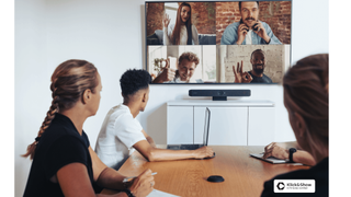 The Yamaha CS-800 video bar in action in a seven-person videoconference. 