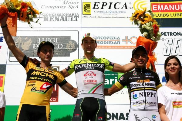 Davide Rebellin (Miche-Guerciotti), Oscar Gatto (Farnese Vini-Neri Sottoli) and Miguel Rubiano Chavez (D'Angelo &amp; Antenucci) on the podium of the Trofeo Matteotti.