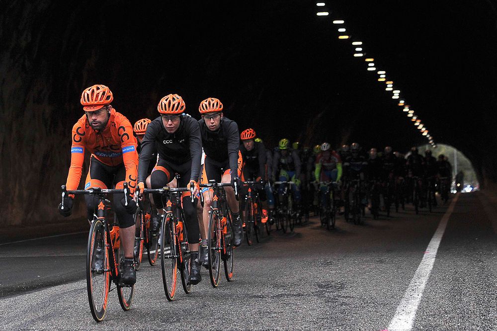 The peloton exits a tunnel during stage 2 of Volta a Catalunya