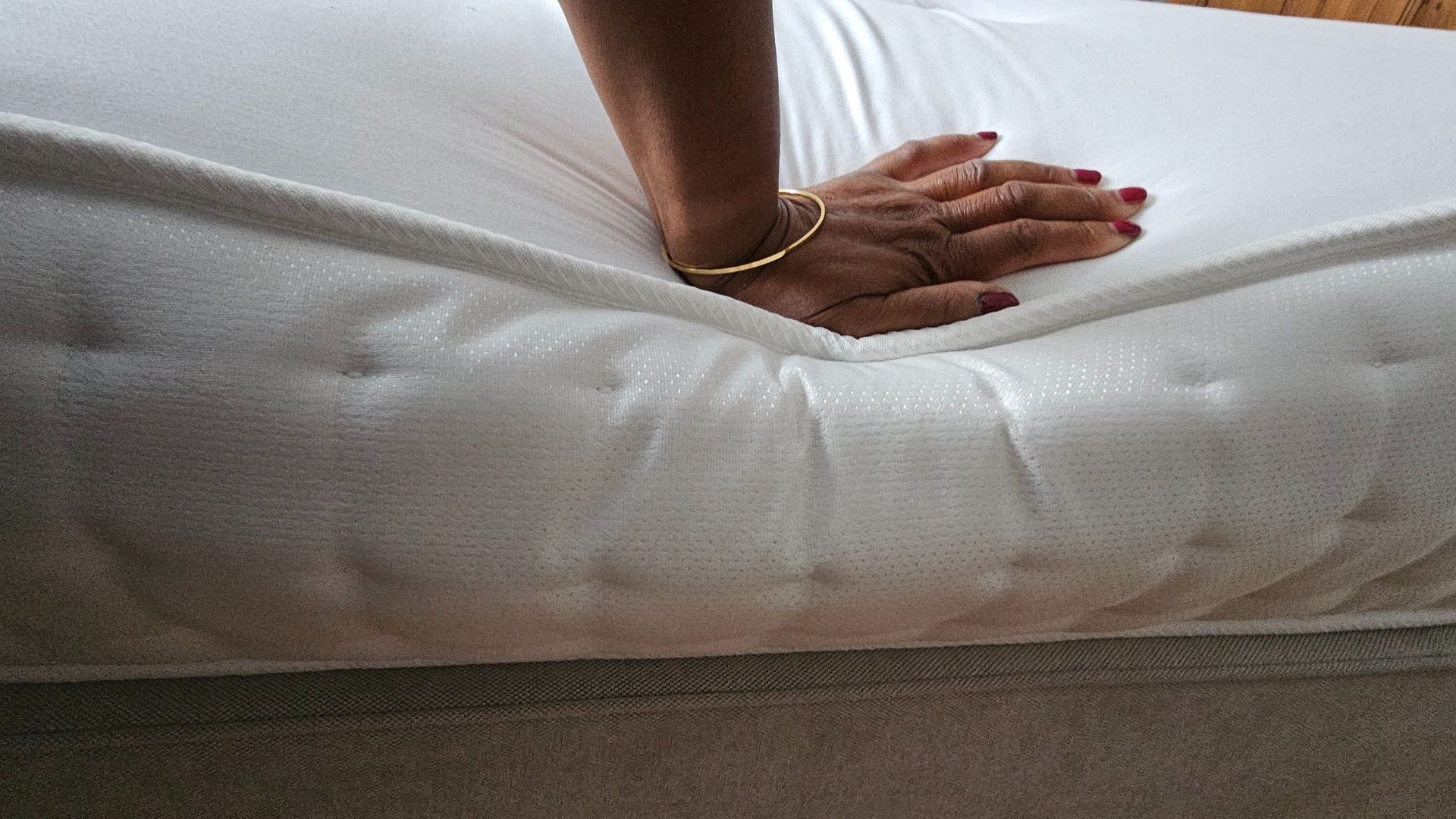 The Comfybedss Korinthian 1000 Pocket Sprung Mattress in Joyce's home