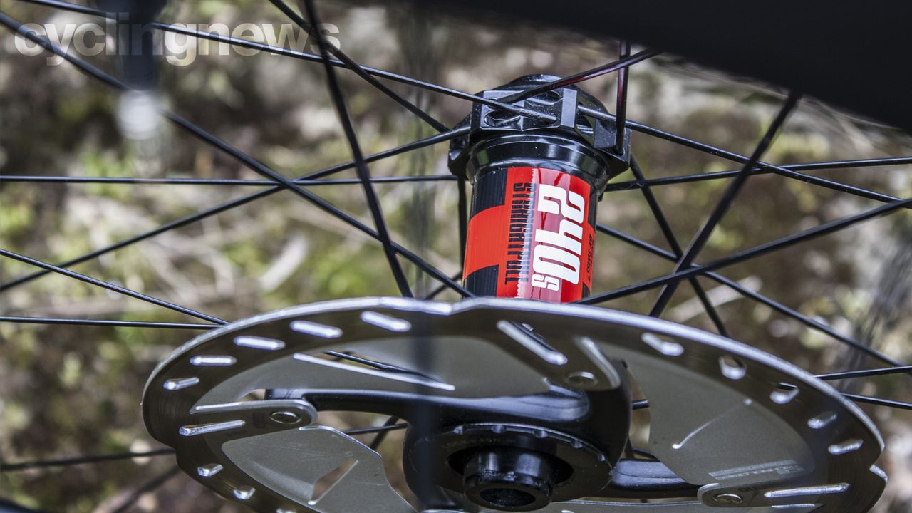 Vel 6085 RSL Disc wheels