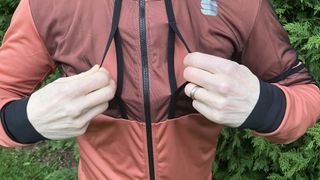 Chest pockets of Sportful Supergiara gravel jacket