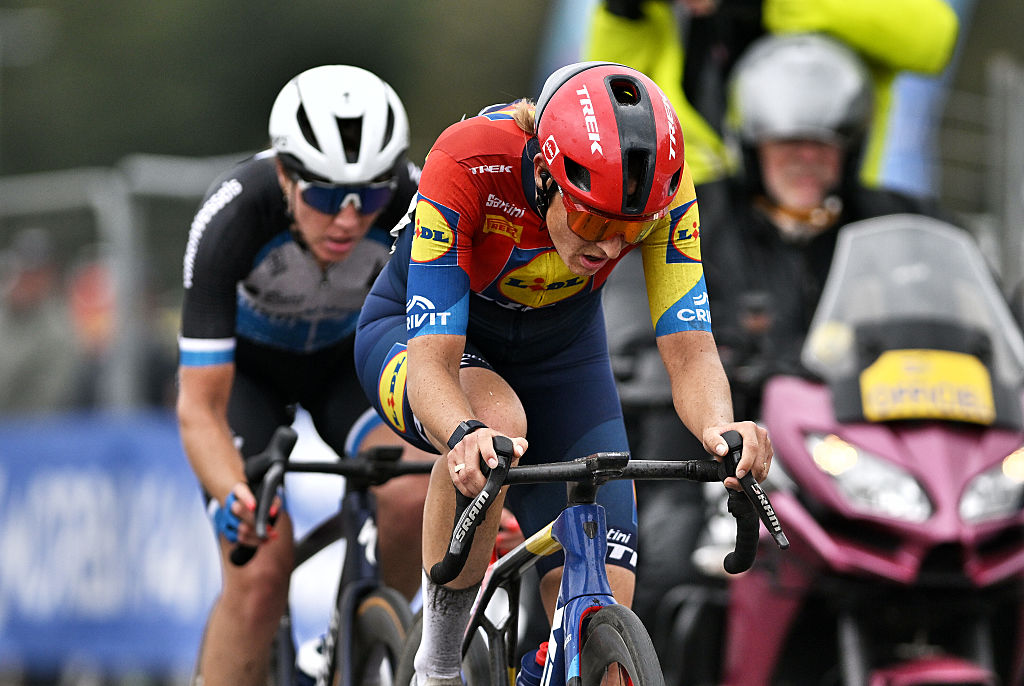 PLOUAY, FRANCE - AUGUST 30: (L-R) Sabrina Stultiens of Netherlands and Team VolkerWessels Cycling and Lucinda Brand of Netherlands and Team Lidl - Trek compete in the breakaway during the 24th GP de Plouay - Lorient- Agglomeration Trophee 2025 a 165.3km one day race from Plouay to Plouay / #UCIWWT / on August 30, 2025 in Plouay, France. (Photo by Luc Claessen/Getty Images)