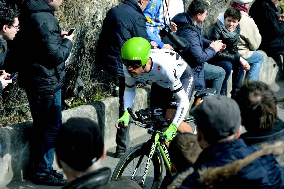 New Zealand national champion Paddy Bevin riding to third place