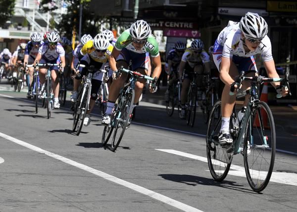 Tiffany Cromwell leads Kirsty Broun, both from the AIS Australia Women