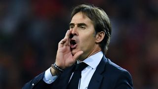 Julen Lopetegui shouting from the touchline