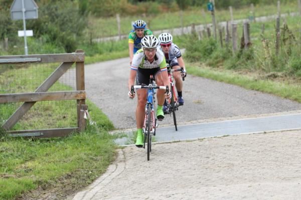 Loes Gunnewijk (Nederland Bloeit) leads the break