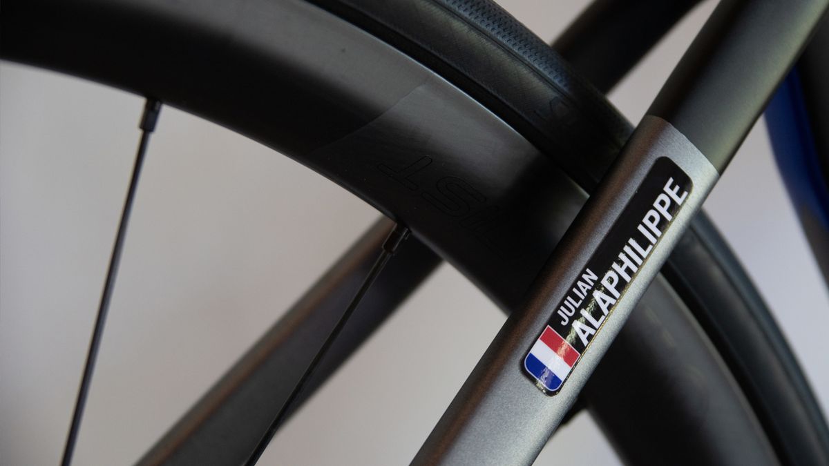 Julian Alaphilippe's Specialized Tarmac SL7