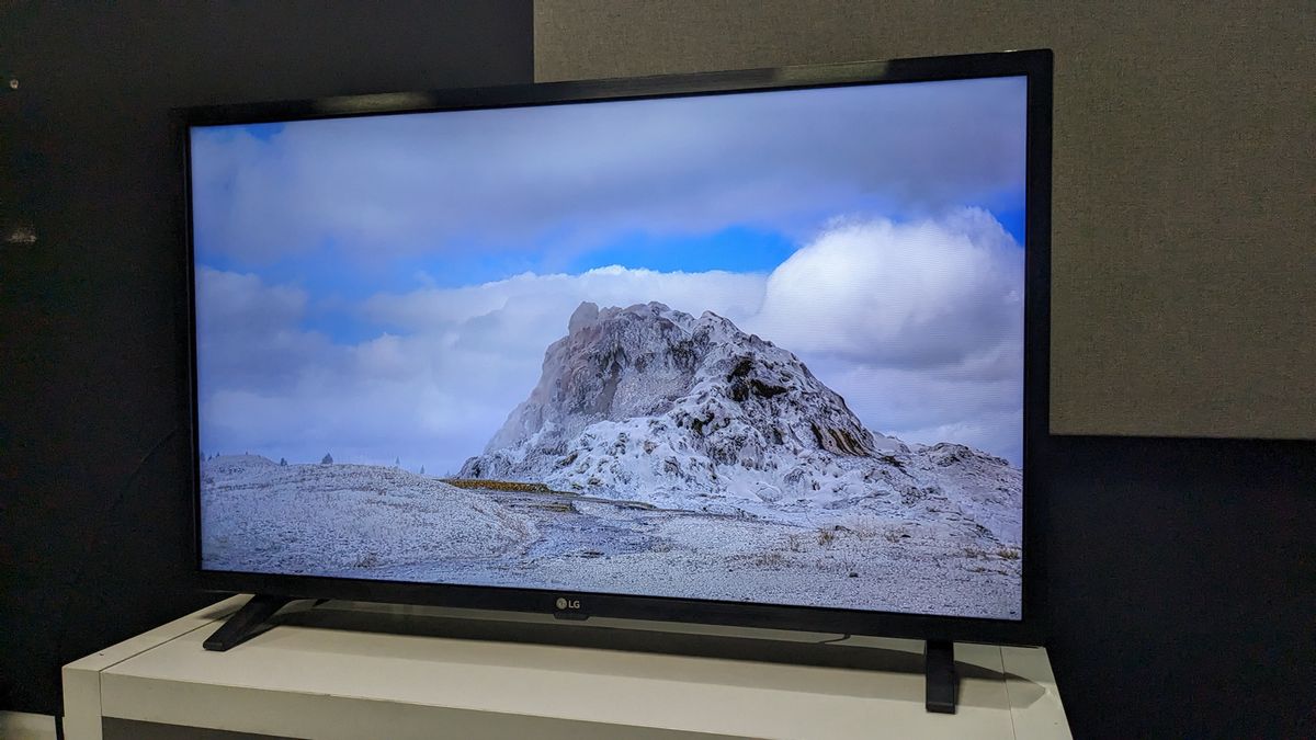 LG 32LQ6300 review a small, reliable TV that packs great performance