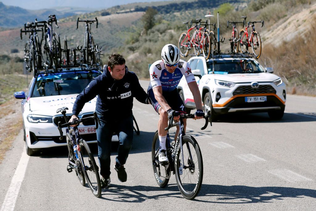 IZNAJAR SPAIN FEBRUARY 16 Florian Senechal of France and Team QuickStep Alpha Vinyl suffers a mechanical problem during the 68th Vuelta A Andalucia Ruta Del Sol 2022 Stage 1 a 2007km at stage from Ubrique to Iznjar 514m 68RdS on February 16 2022 in Iznjar Spain Photo by Bas CzerwinskiGetty Images