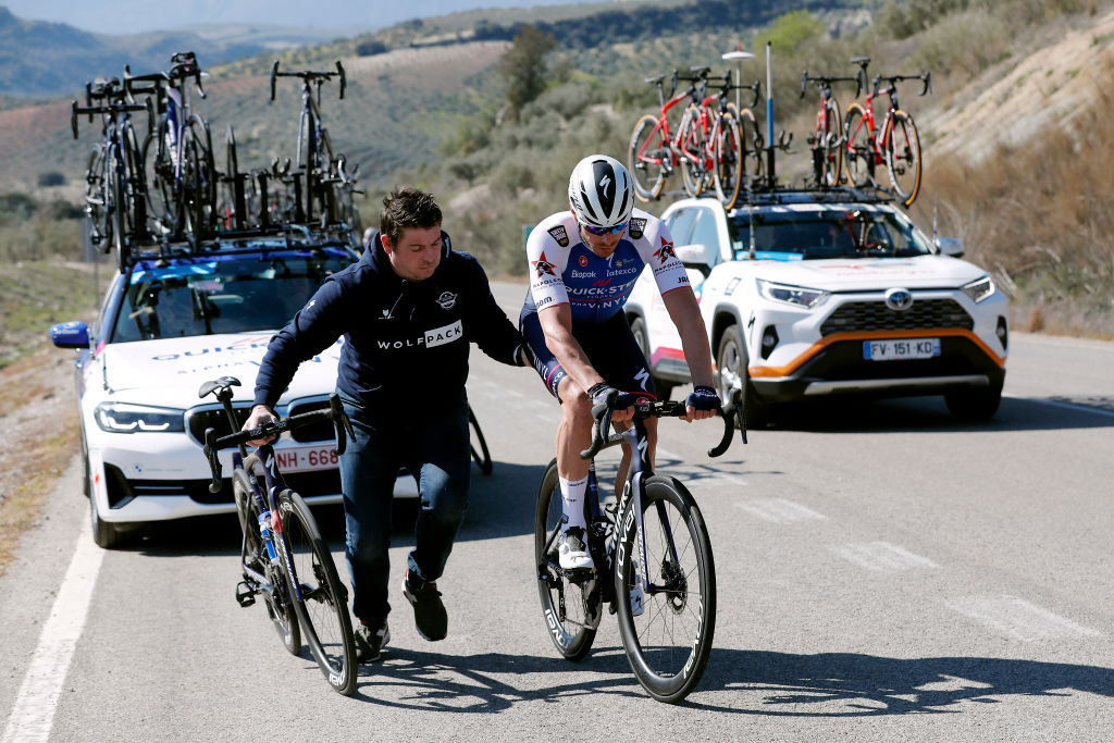 IZNAJAR SPAIN FEBRUARY 16 Florian Senechal of France and Team QuickStep Alpha Vinyl suffers a mechanical problem during the 68th Vuelta A Andalucia Ruta Del Sol 2022 Stage 1 a 2007km at stage from Ubrique to Iznjar 514m 68RdS on February 16 2022 in Iznjar Spain Photo by Bas CzerwinskiGetty Images