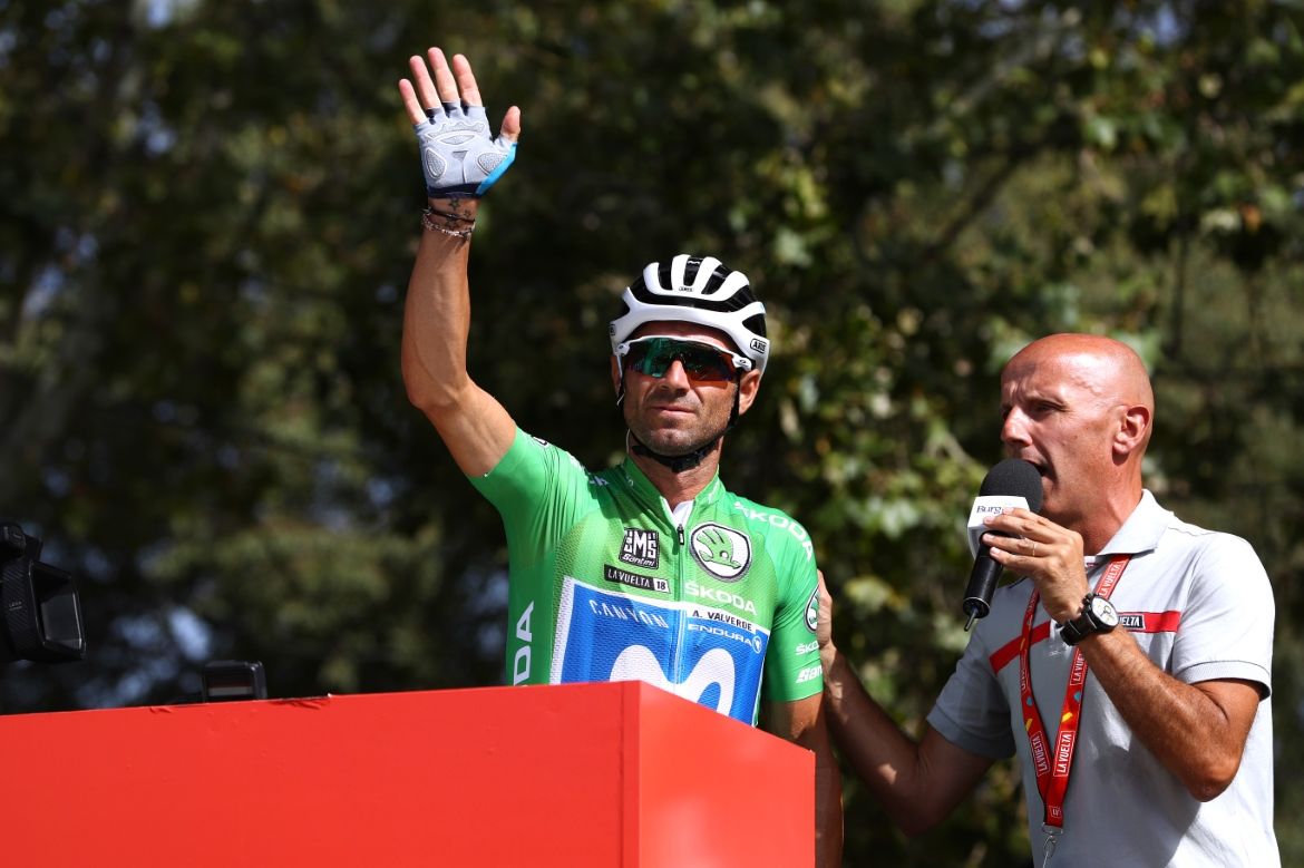 Alejandro Valverde waves to the crowds