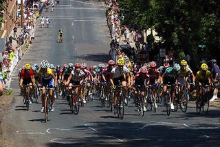The women tackle Chilkoot Hill at the 2007 Nature Valley Grand Prix