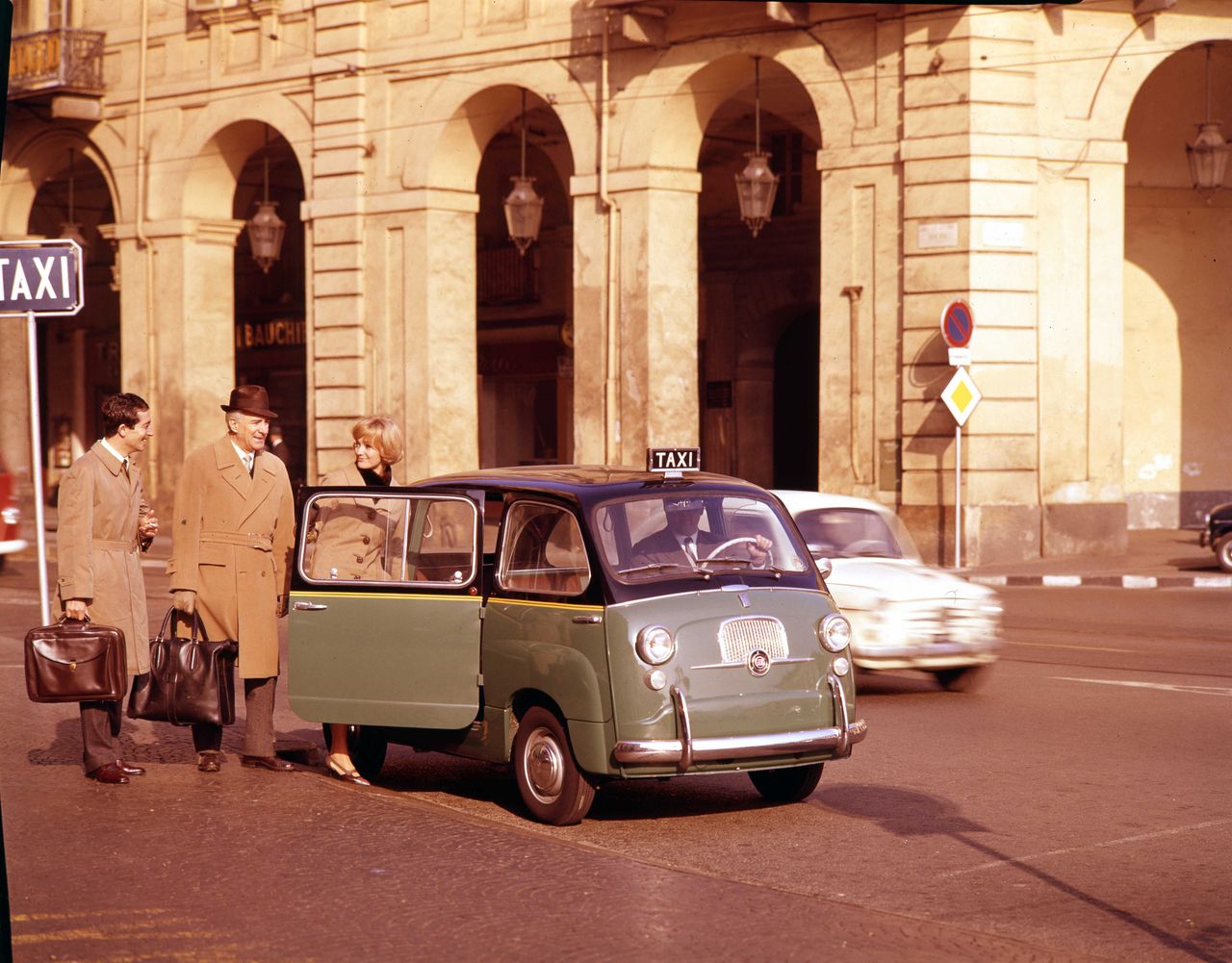 Archive imagery of the original 1957 Fiat 600 Multipla