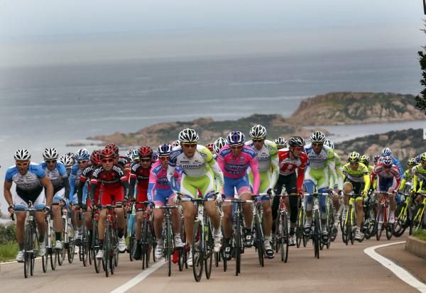 Ted King (Liquigas-Cannondale) leads the pack away from the coast.