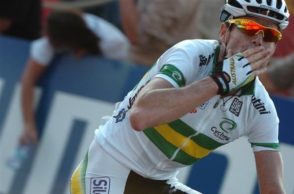Evans shows his appreciation to the crowd. The Australian lives in Switzerland, nearby Mendrisio, during the season.