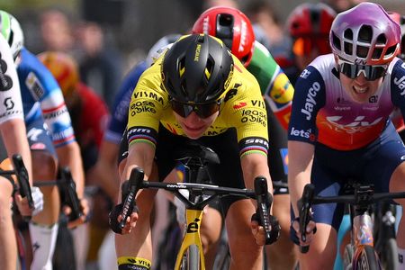 Marianne Vos wins Amstel Gold Race