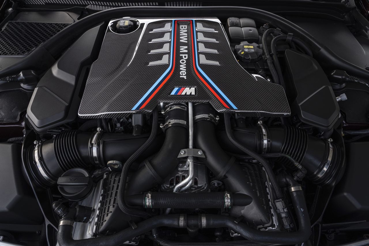 BMW M8 GC