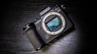 5 reasons to switch to a mirrorless video camera