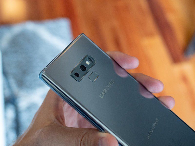 Galaxy Note 9 in cloud silver