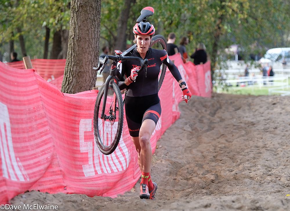 Sunny Gilbert (Van Dessel) chose to run the sand pit on each lap and looked quite fast doing so