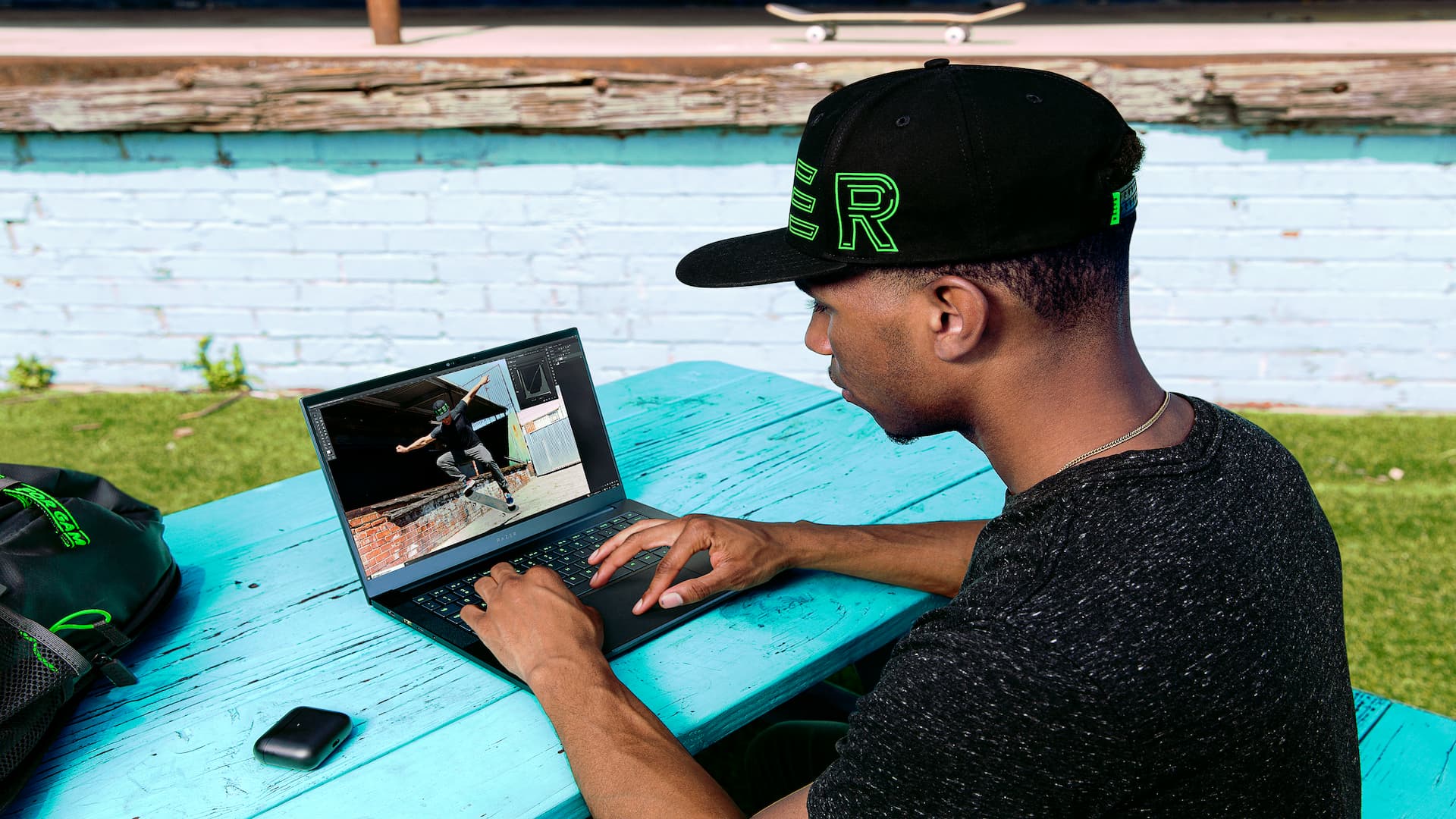 Ryzen 7040HS-powered Razer Blade 14 appears built to take on Apple and ...