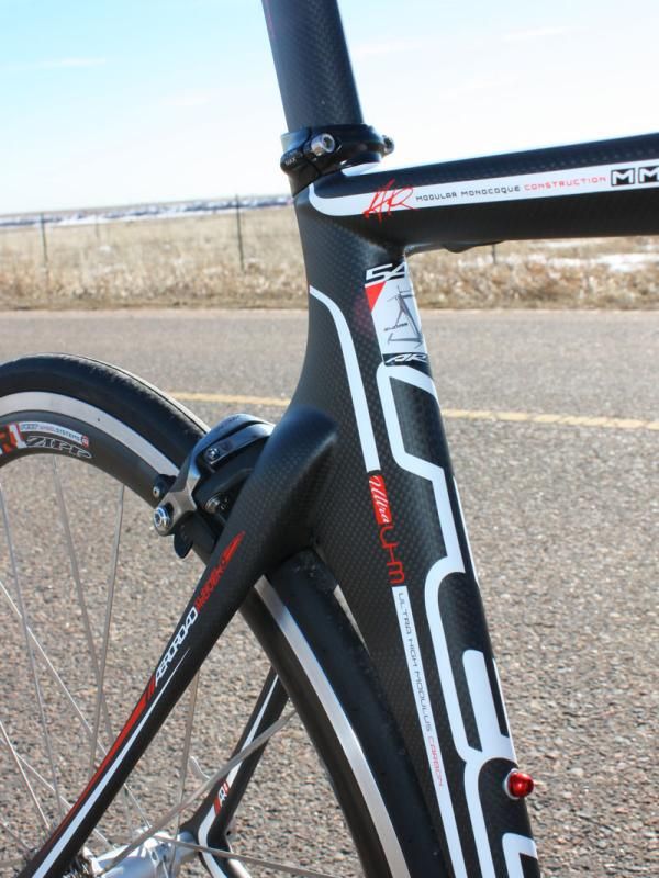 All of the extra carbon fiber surfaces do add up to more heft on the scale relative to the F-series, but it's a modest gain and the aero benefits might offset the extra weight depending on the course