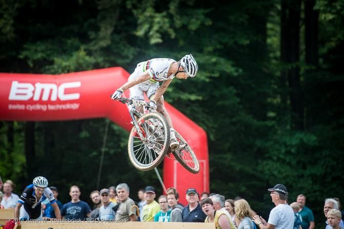 Nino Schurter took time to show off to his fans
