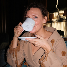 @venswifestyle drinking tea