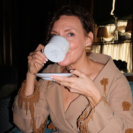 @venswifestyle drinking tea