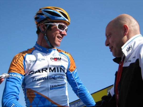 Millar talks to Team Sky's Dave Brialsford