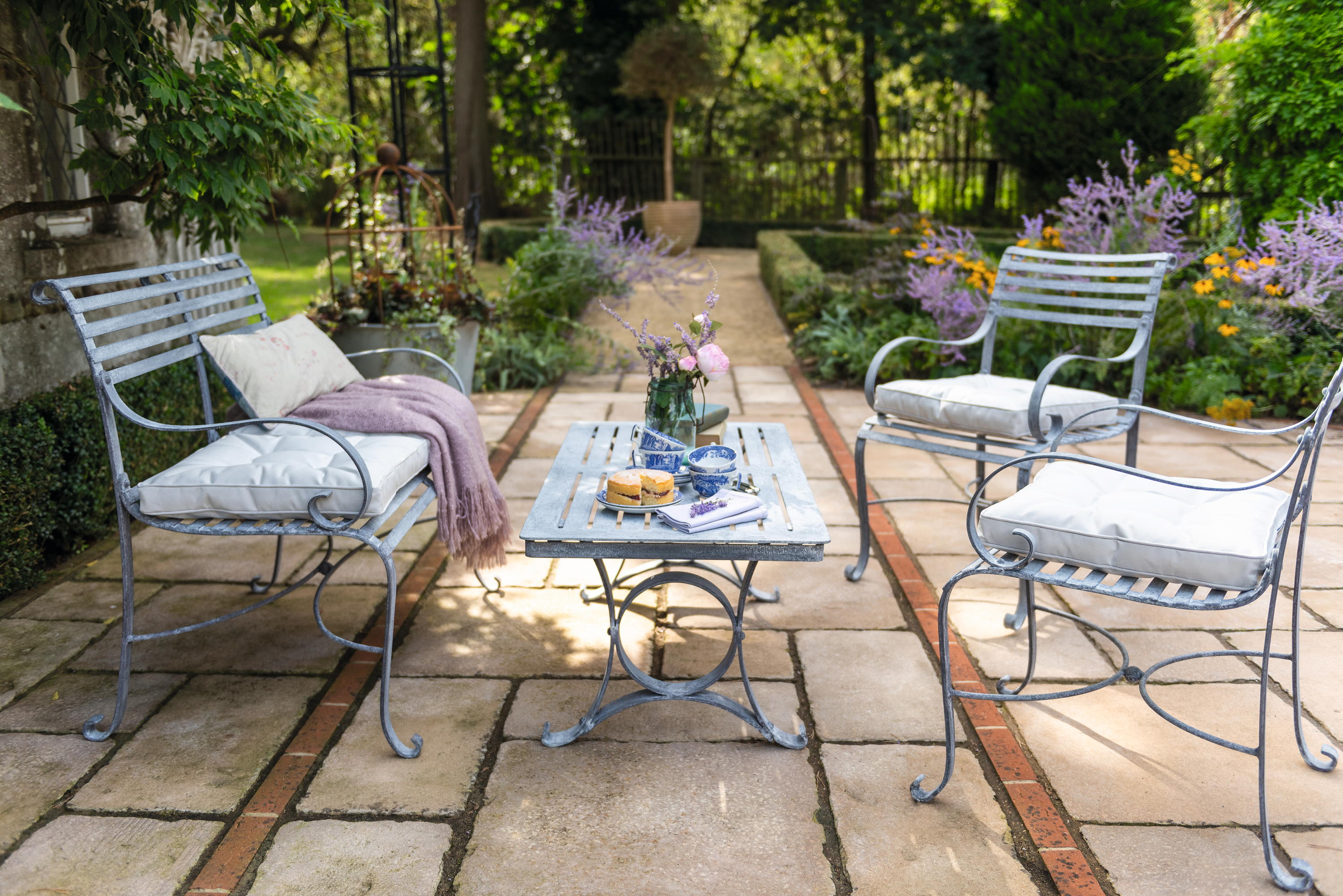 Harrod Horticultural garden furniture
