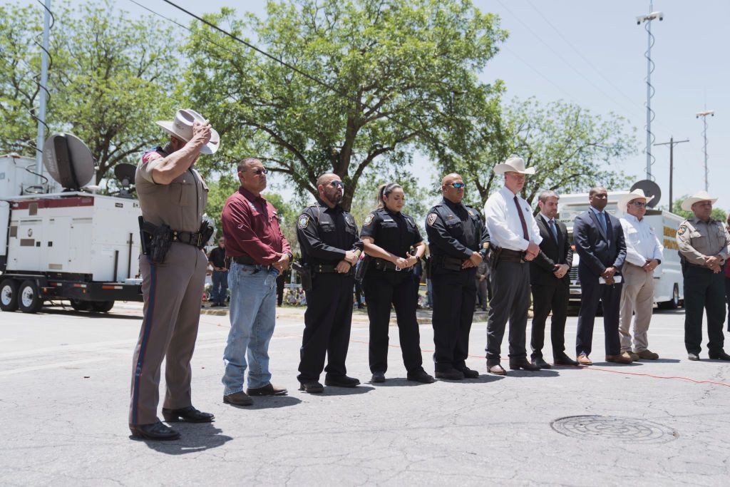 Texas Police Struggle To Explain Delay In Stopping Uvalde Shooter ...