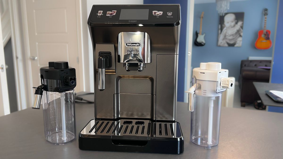 De'Longhi Eletta Explore with all accessories