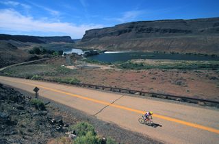 A rider makes her way up the steep 12 per cent gradients at Swan Falls Dam south of Boise, Idaho, during a time trial at the 1999 Women’s Challenge.
