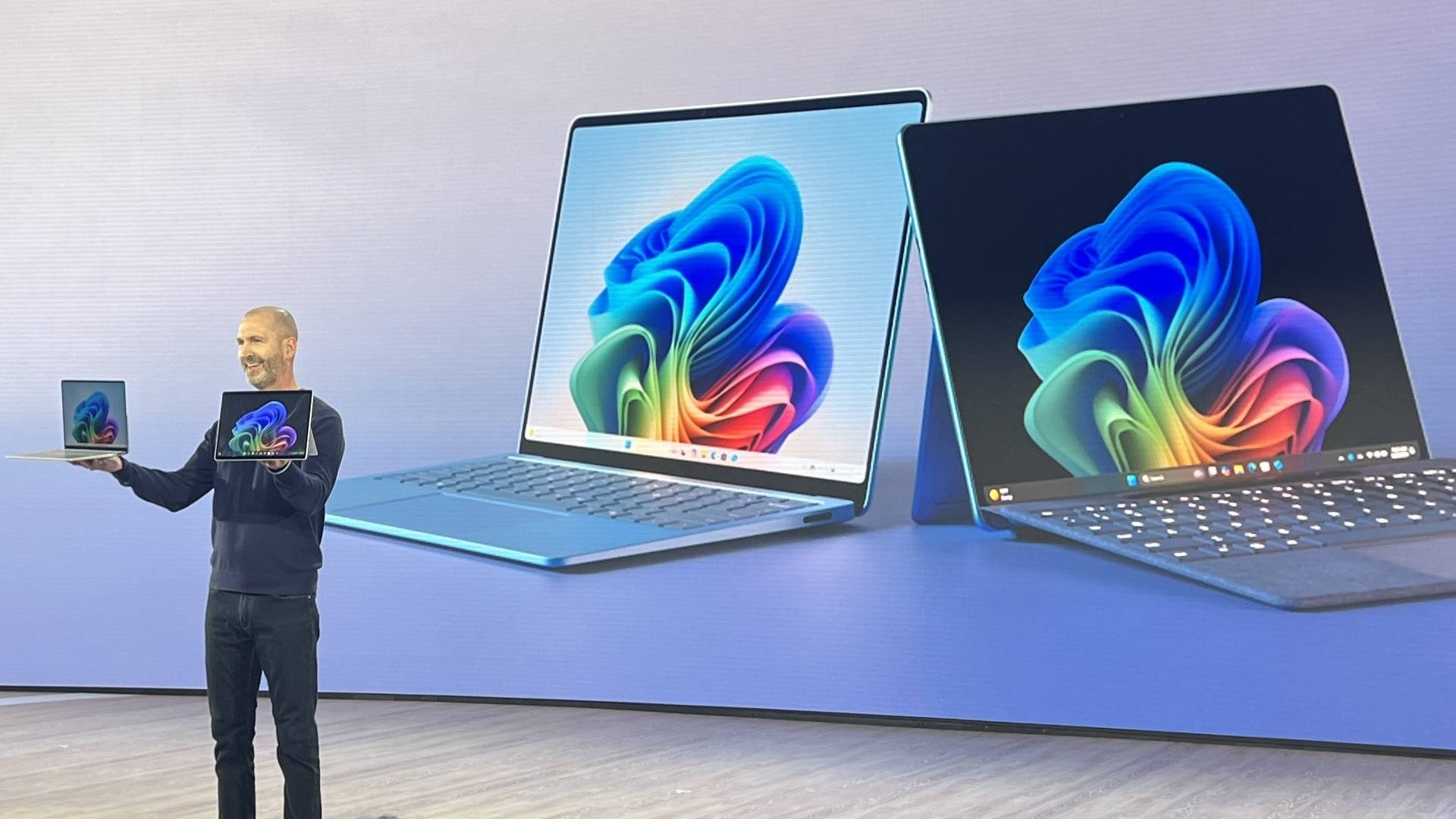 Microsoft presenta los nuevos Surface Laptop y Surface Pro en un escenario