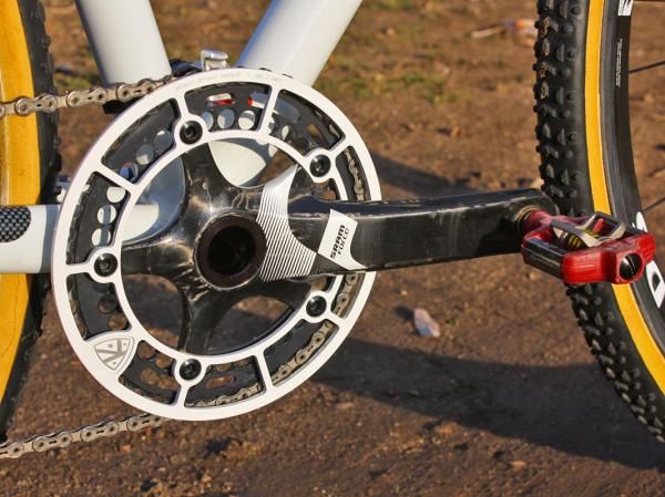 Dombroski's SRAM Force BB30 crankarms measure just 170mm in length. For the sake of reference, Katie Compton stands 14cm taller and runs 175mm arms.