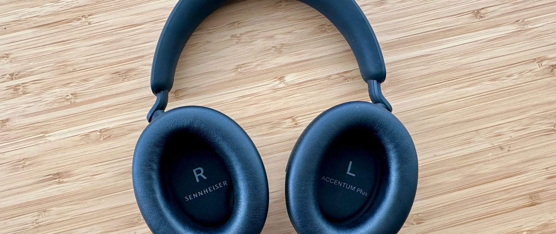 sennheiser accentum wireless bluetooth over ear headphones review