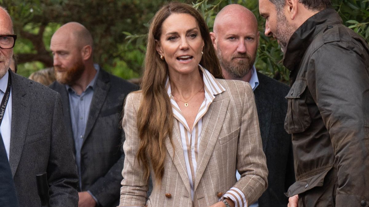 Kate Middleton Just Abandoned Her Signature Wide-Leg Trousers for This Anti-Trend Pair