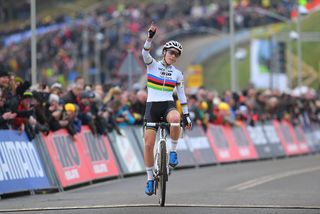 Elite Women - Cant triumphs in Hoogerheide to seal World Cup title