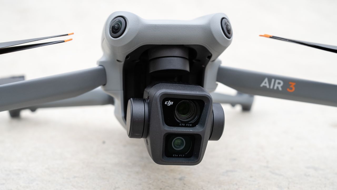 DJI Air 3 Product Image_Camera.