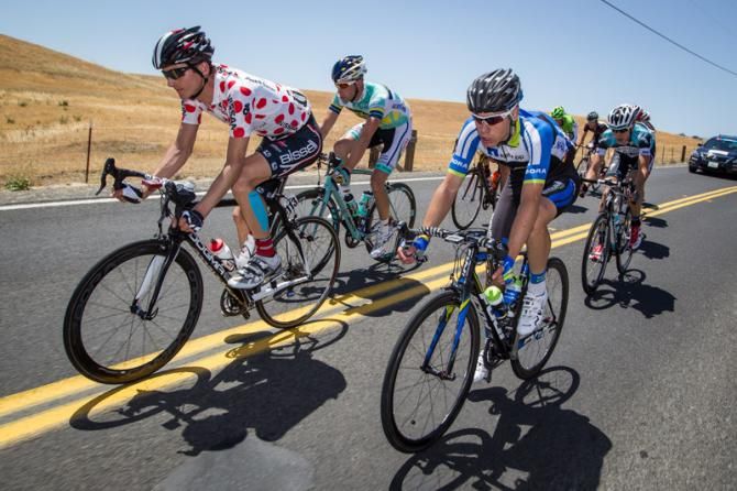 The front of the break tries to get organized.