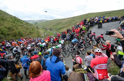 Tour de Yorkshire 2019 peloton riding up Park Rash