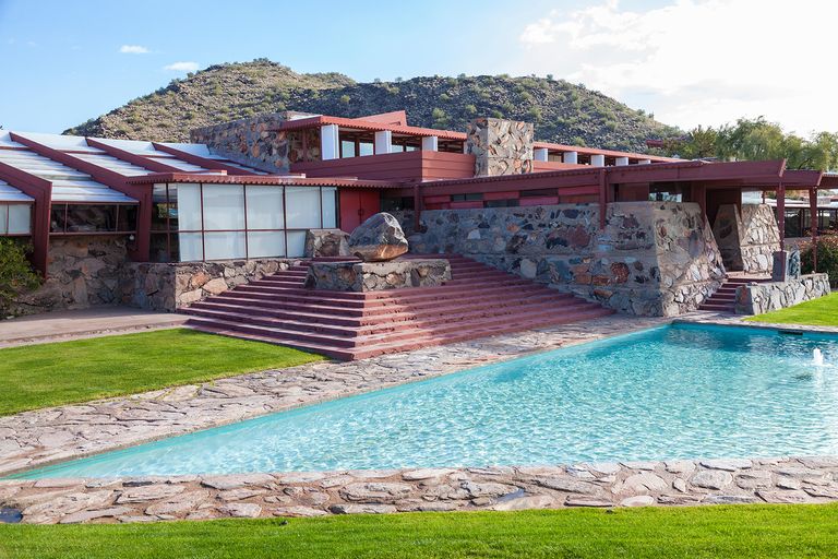 Frank Lloyd Wright Houses - everything you need to know about all