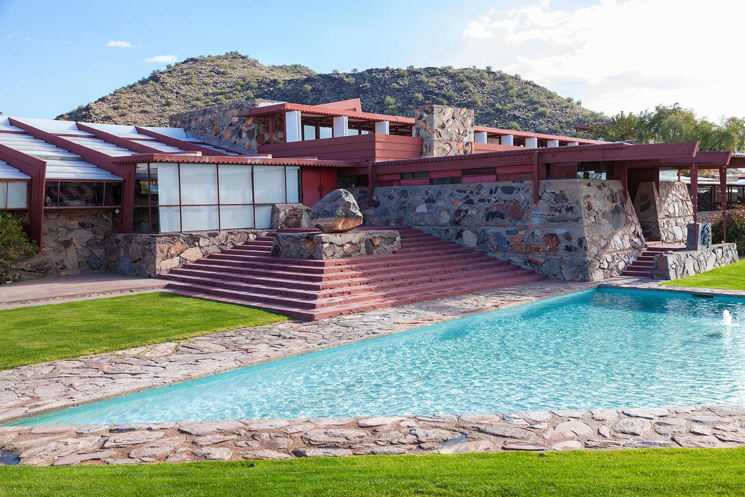 Frank Lloyd Wright Houses - everything you need to know about all the homes  he designed | Livingetc