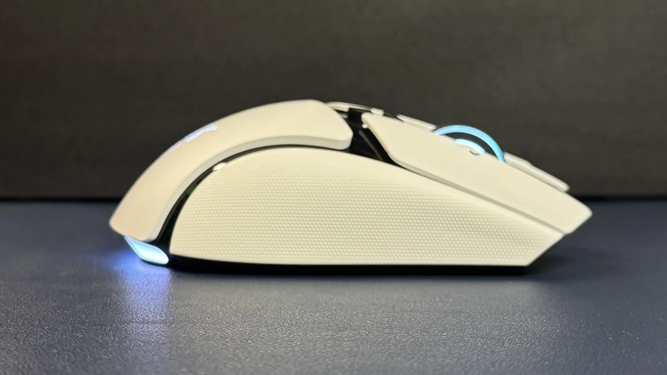 Обзор игровой мыши Razer Basilisk V4 Pro: особенности, дизайн и новая кнопка ИИ